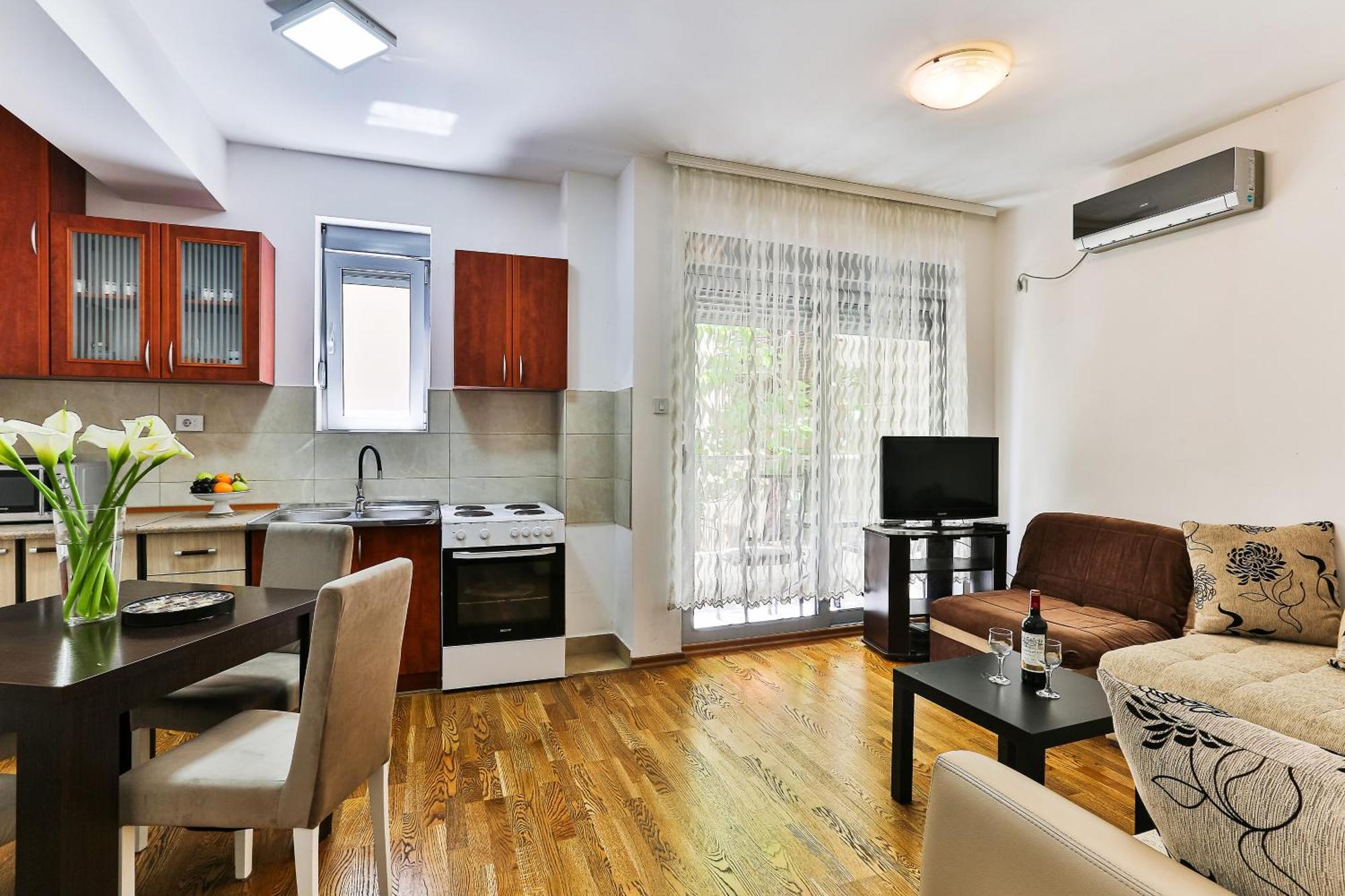 City Montesun Apartments 2 Будва Экстерьер фото
