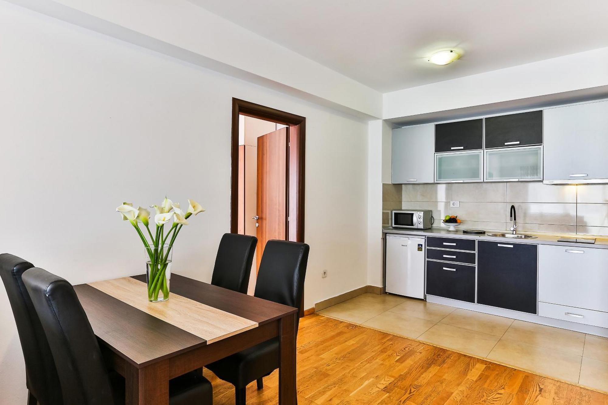 City Montesun Apartments 2 Будва Экстерьер фото