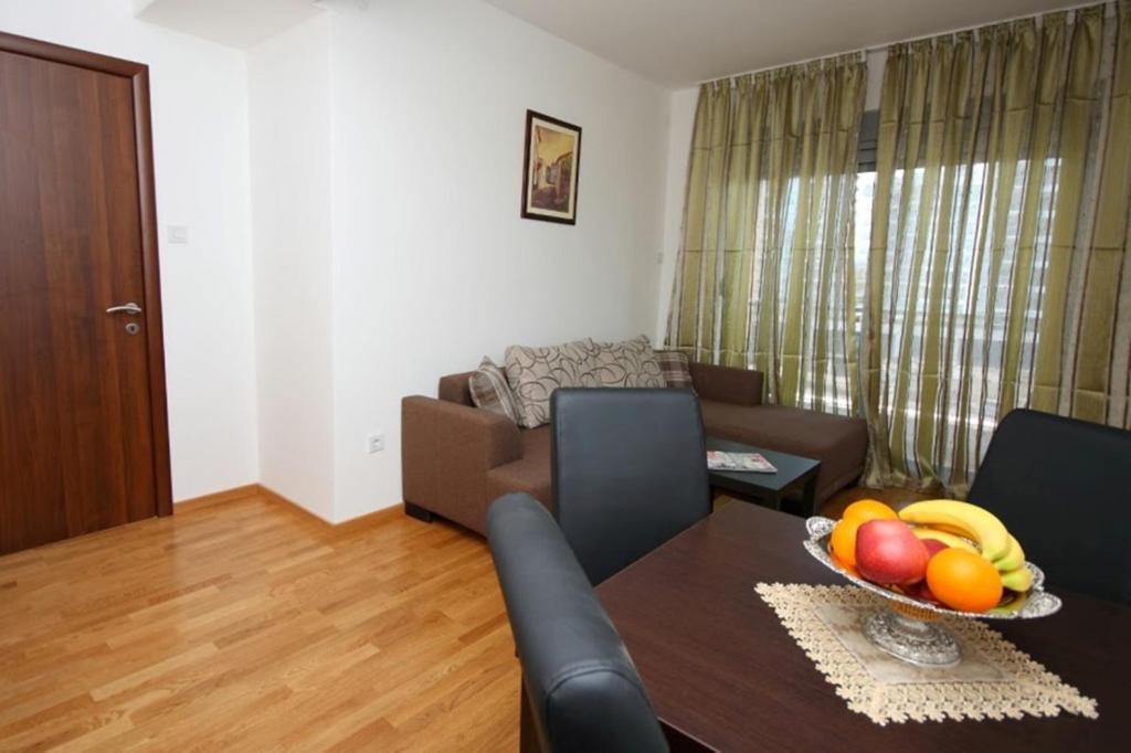 City Montesun Apartments 2 Будва Экстерьер фото