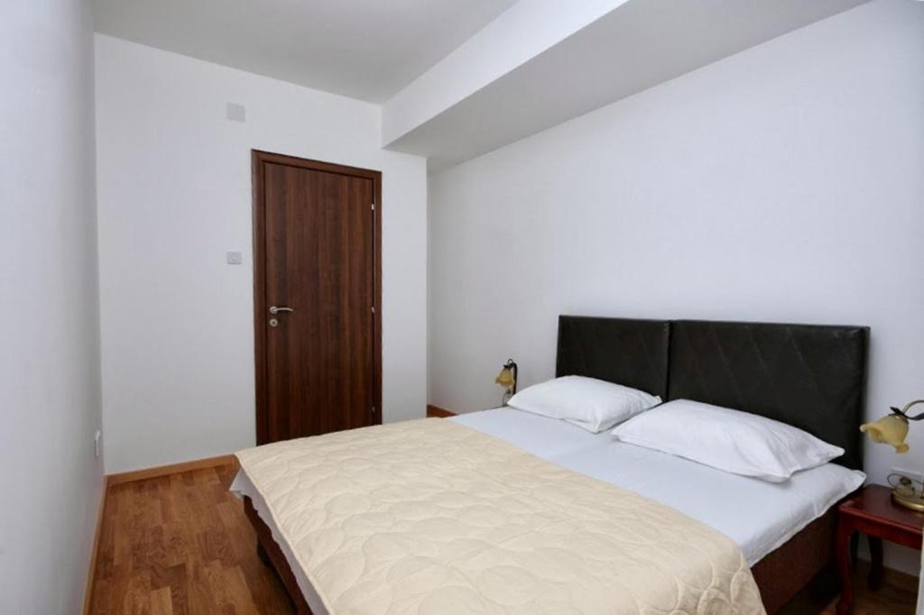City Montesun Apartments 2 Будва Экстерьер фото