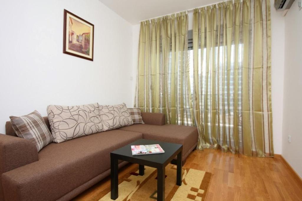 City Montesun Apartments 2 Будва Экстерьер фото